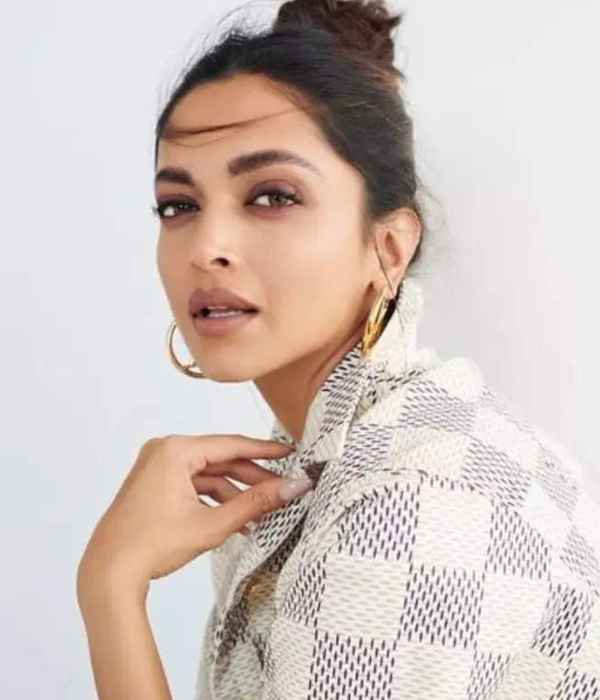 Deepika Padukone photo