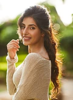 Harshita Gaur — Actress