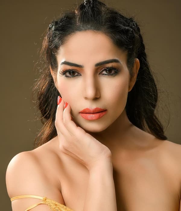 Mahi Khan — Actress