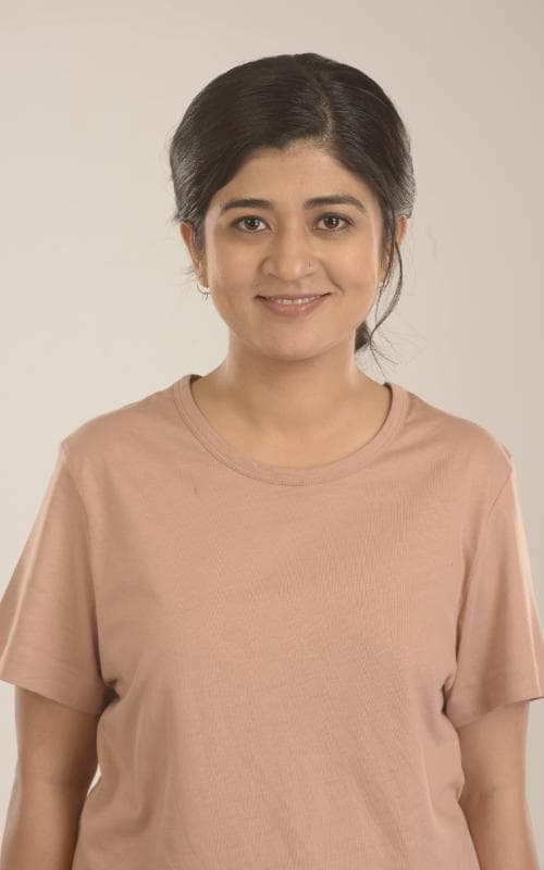 Nidhi Bisht — Actress