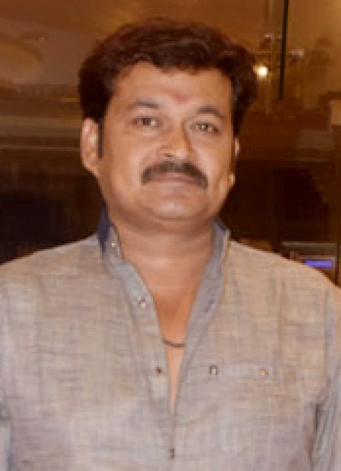 Suresh Vishwakarma — Supporting Actor